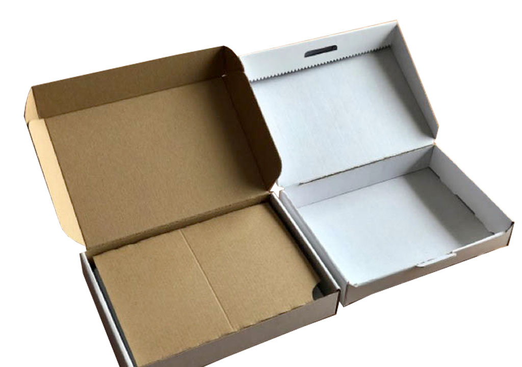 Zwei offene Verkaufsverpackungen für Kosmetikprodukte aus nachhaltigen Materialien, eine spezielle Verpackungslösung von der Tillmann Verpackungen Schmalkalden GmbH